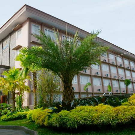 Mexolie Hotel Kebumen Esterno foto