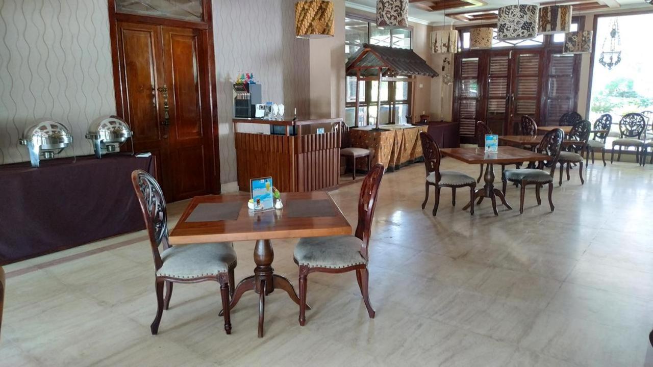 Mexolie Hotel Kebumen Esterno foto