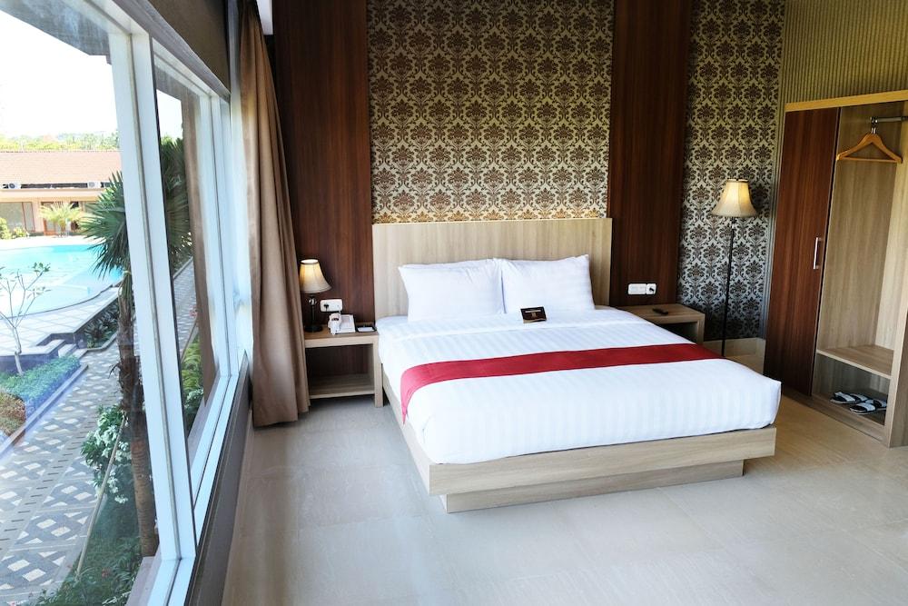 Mexolie Hotel Kebumen Esterno foto