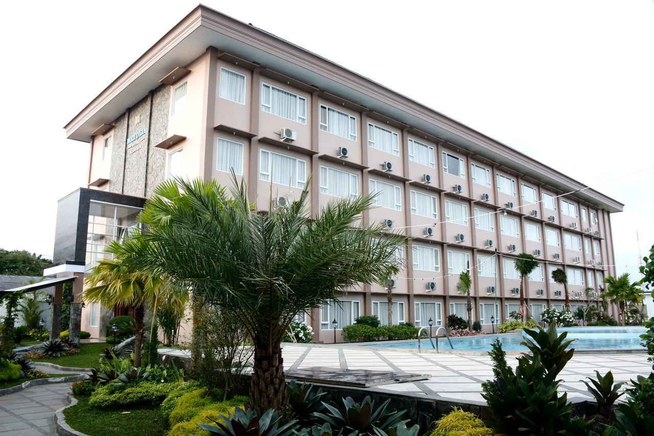 Mexolie Hotel Kebumen Esterno foto