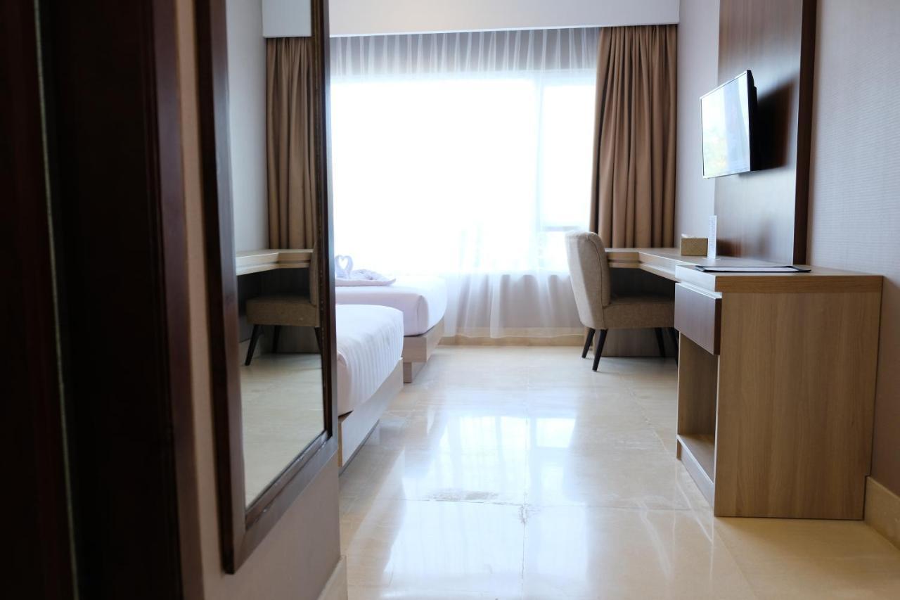 Mexolie Hotel Kebumen Esterno foto