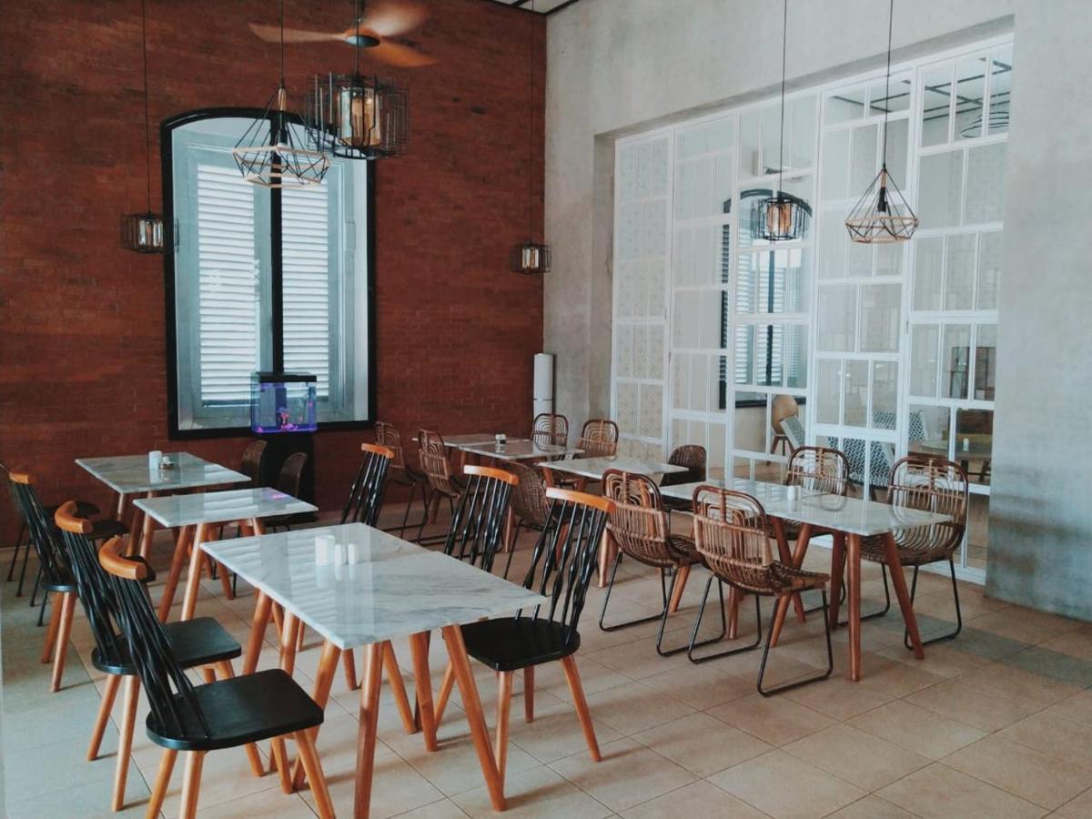 Mexolie Hotel Kebumen Esterno foto